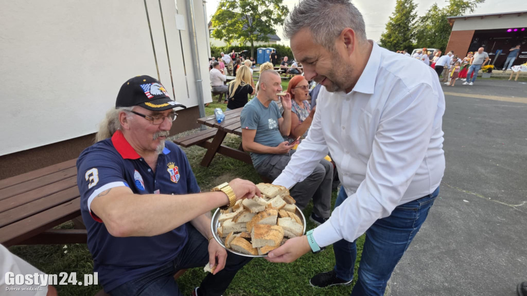 Dożynki w podgostyńskiej wsi Brzezie