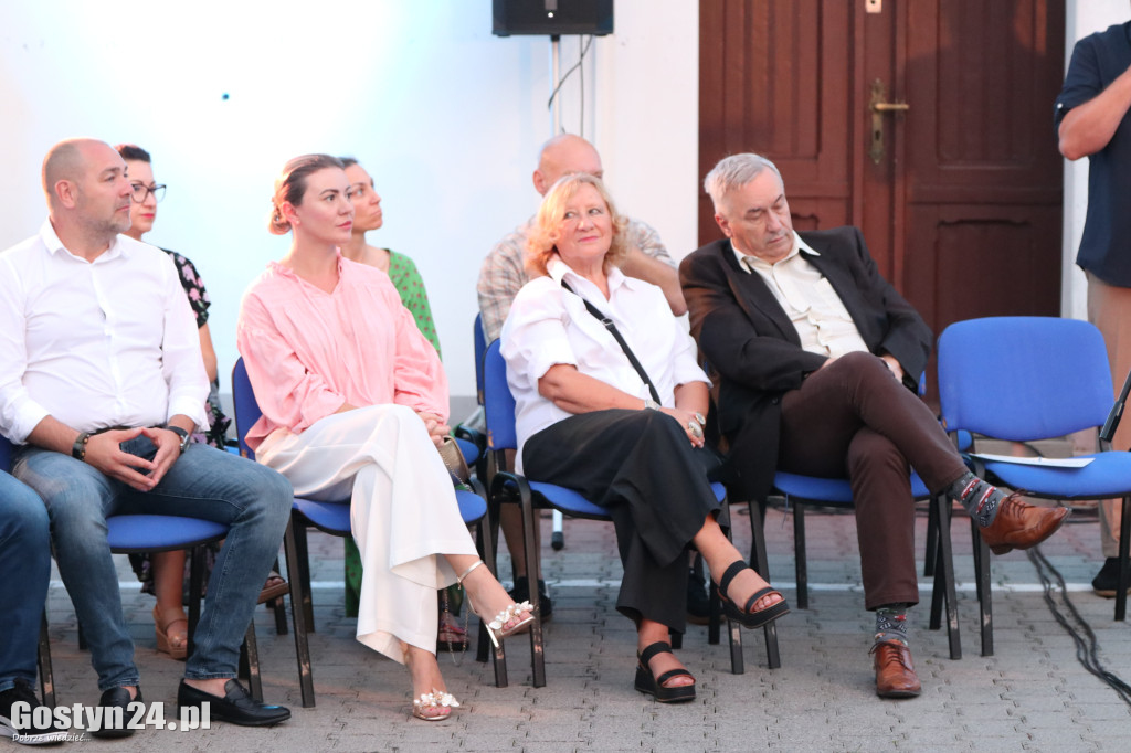 Koncert na dziedzińcu ratusza w Gostyniu