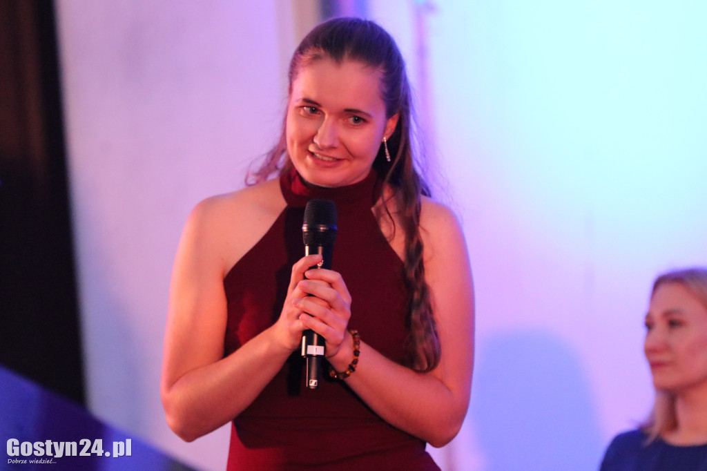 Koncert na dziedzińcu ratusza w Gostyniu