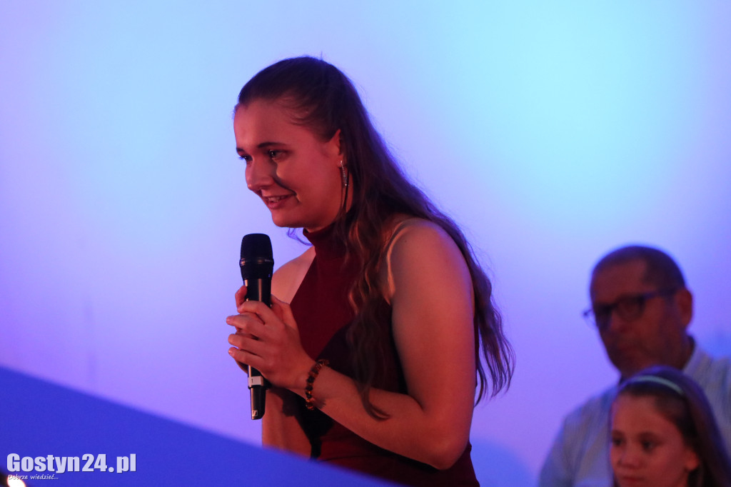 Koncert na dziedzińcu ratusza w Gostyniu
