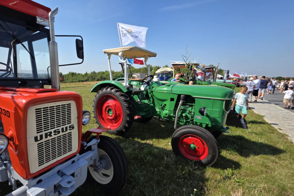 Parada zabytkowych pojazdów na Świętą Górę