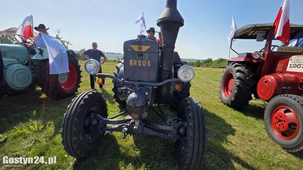 Parada zabytkowych pojazdów na Świętą Górę