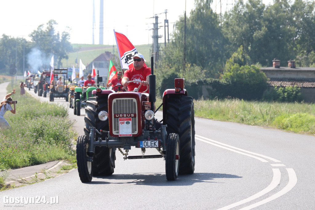 Parada zabytkowych pojazdów na Świętą Górę