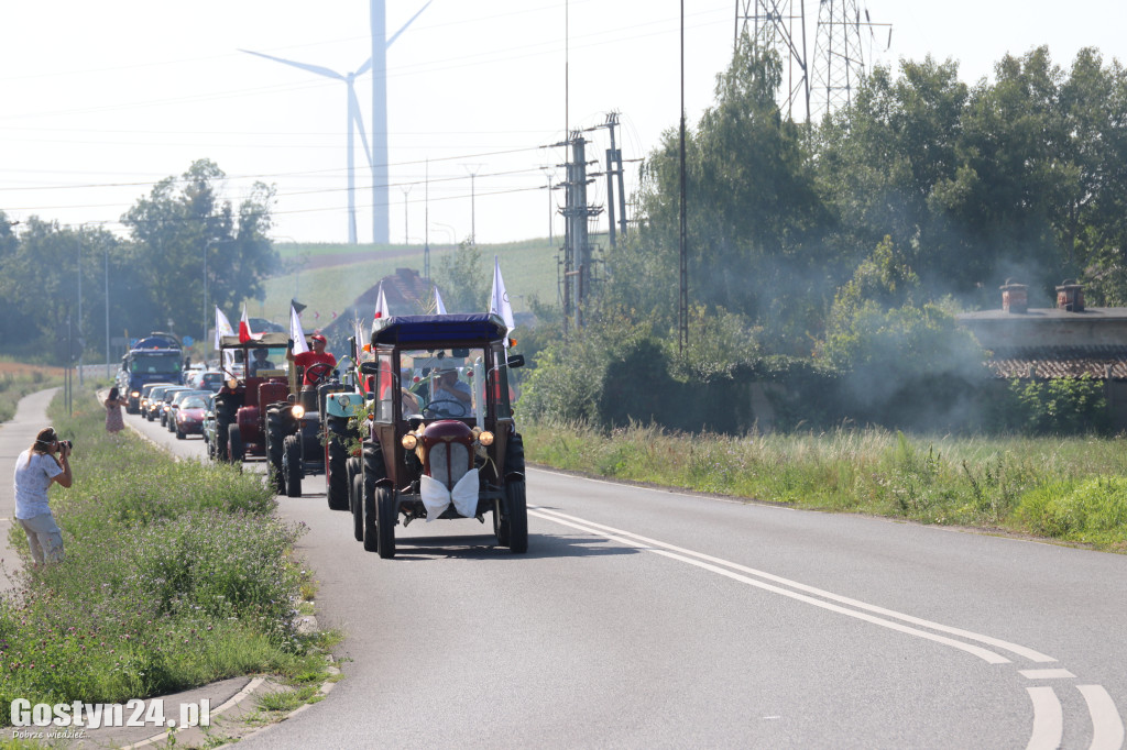 Parada zabytkowych pojazdów na Świętą Górę