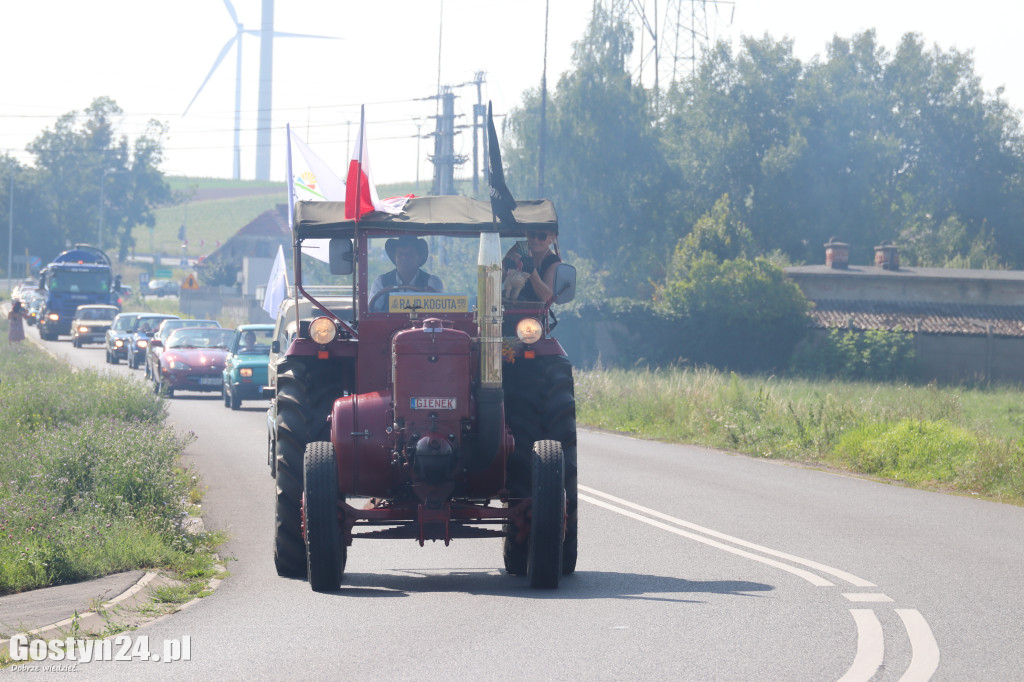 Parada zabytkowych pojazdów na Świętą Górę