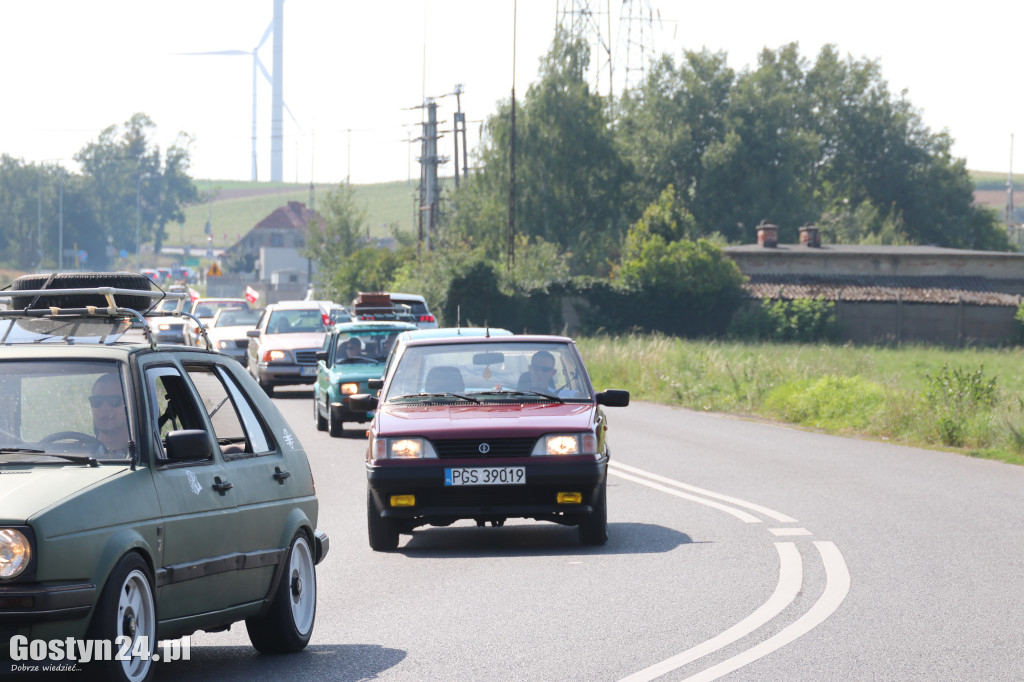 Parada zabytkowych pojazdów na Świętą Górę