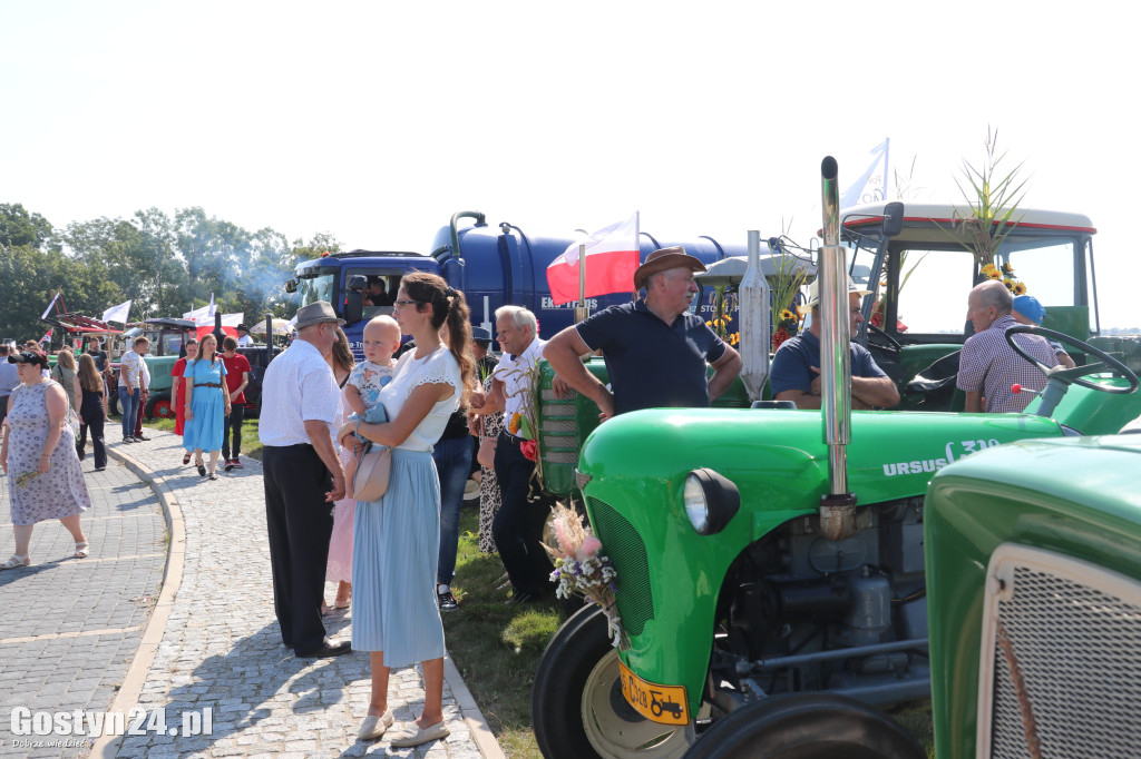 Parada zabytkowych pojazdów na Świętą Górę