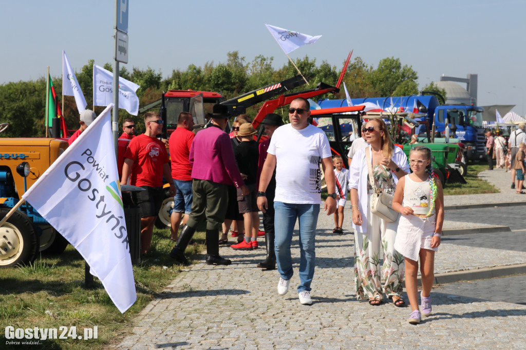 Parada zabytkowych pojazdów na Świętą Górę