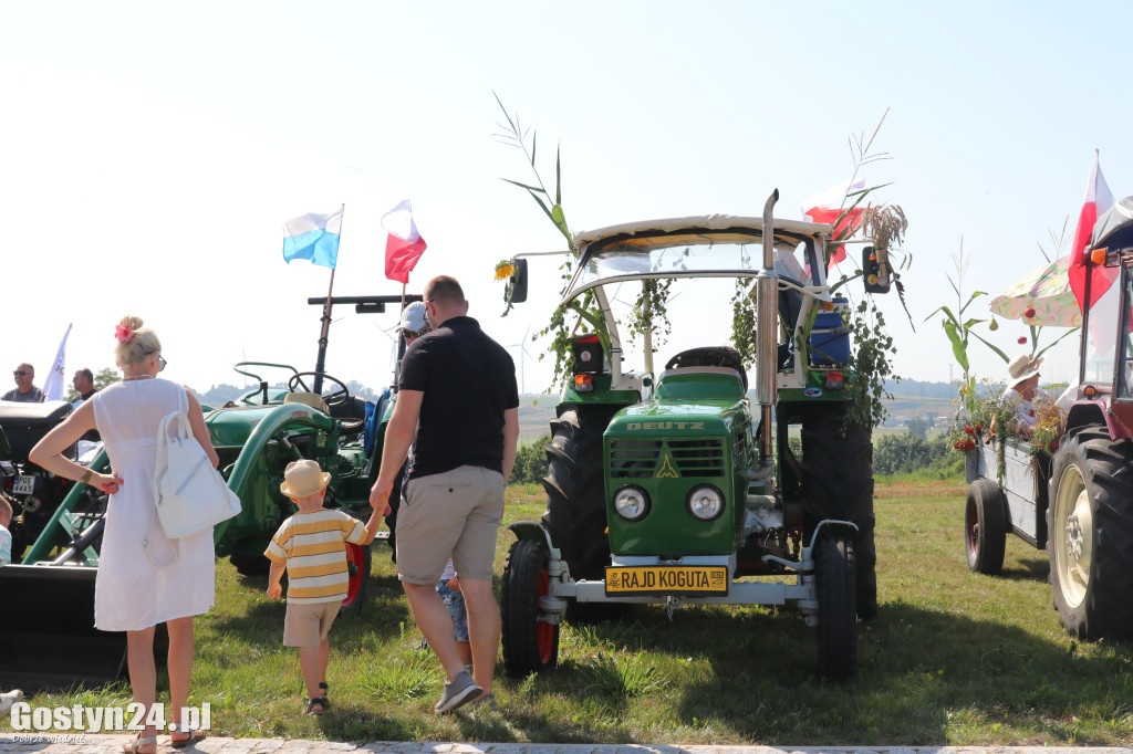 Parada zabytkowych pojazdów na Świętą Górę