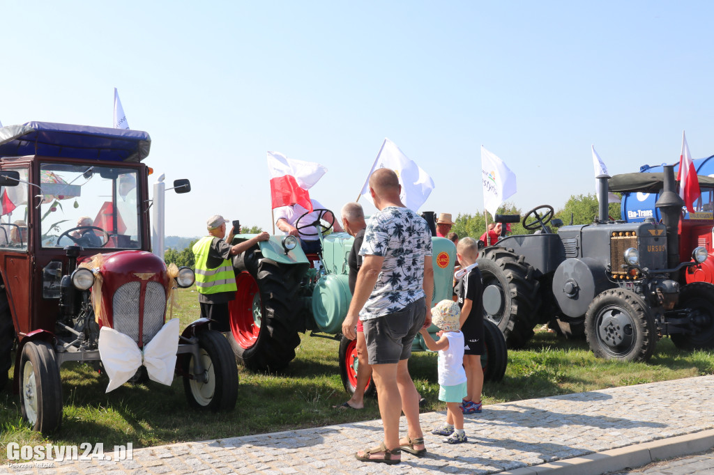 Parada zabytkowych pojazdów na Świętą Górę