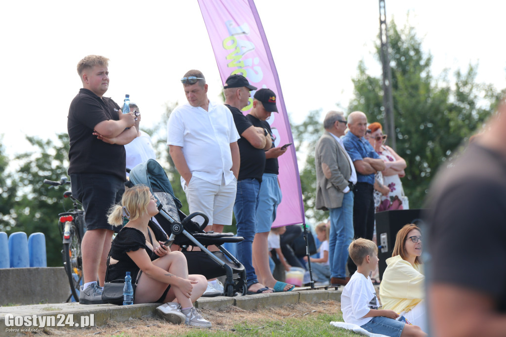 Wystawa koni na hipodromie w Pępowie