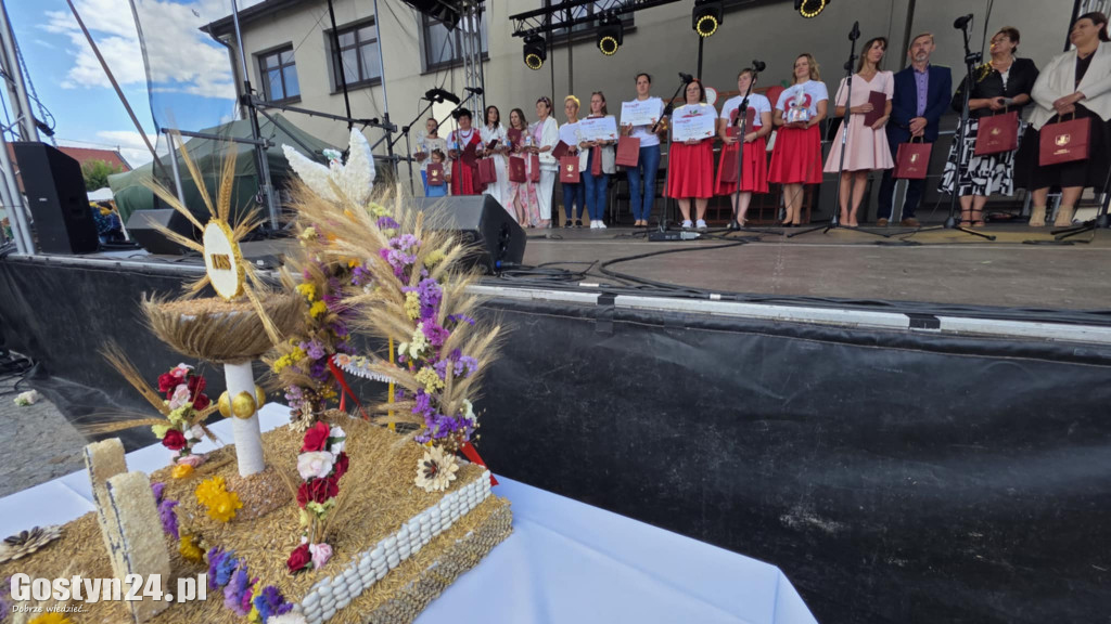 Dożynki Gminne na rynku w Pogorzeli
