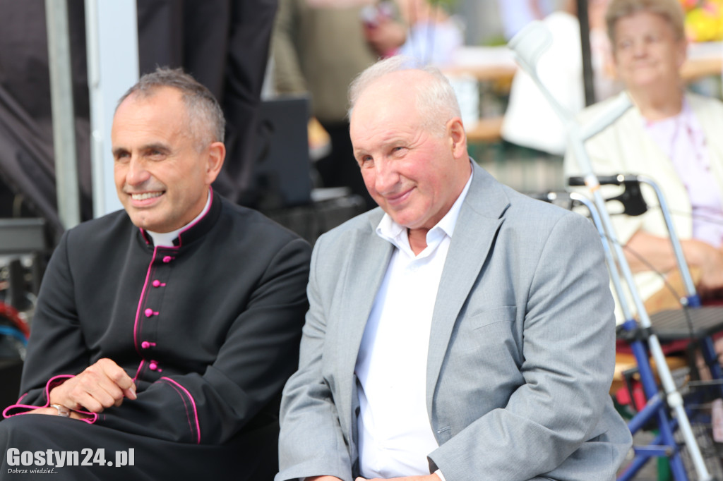 Dożynki Gminne na rynku w Pogorzeli
