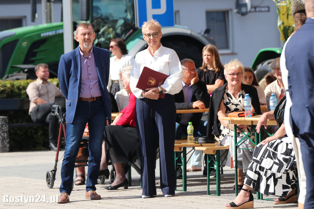 Dożynki Gminne na rynku w Pogorzeli
