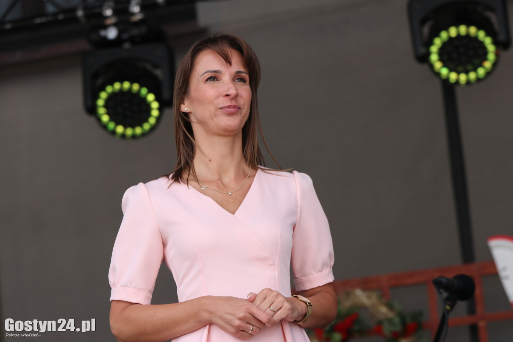Dożynki Gminne na rynku w Pogorzeli