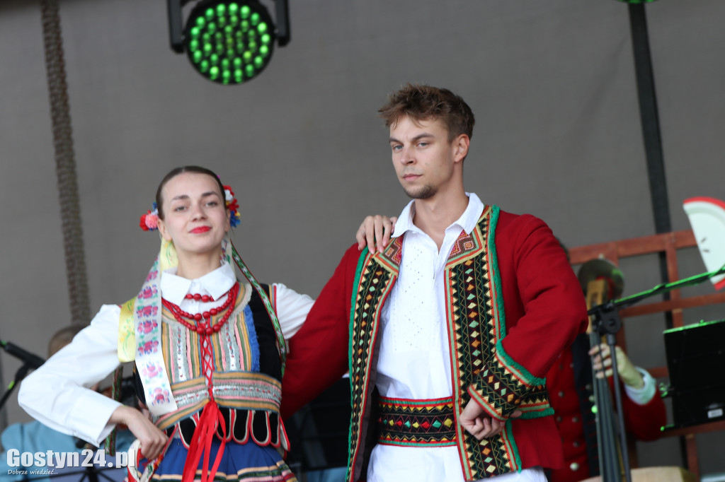 Dożynki Gminne na rynku w Pogorzeli