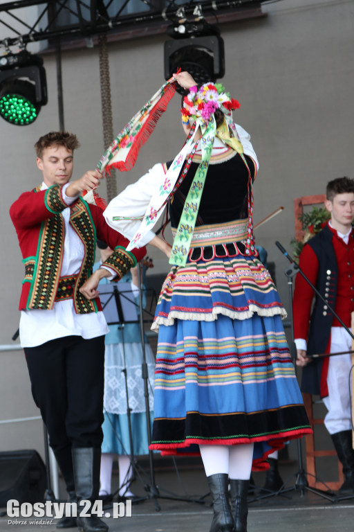 Dożynki Gminne na rynku w Pogorzeli