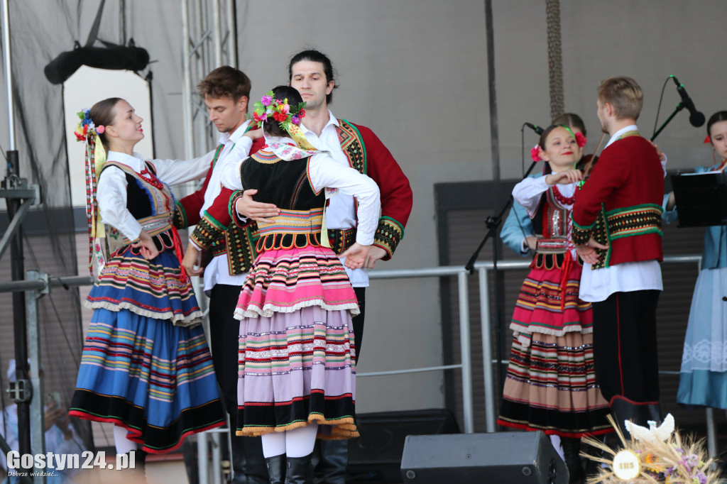 Dożynki Gminne na rynku w Pogorzeli