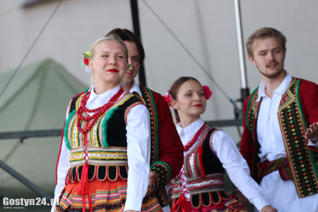Dożynki Gminne na rynku w Pogorzeli