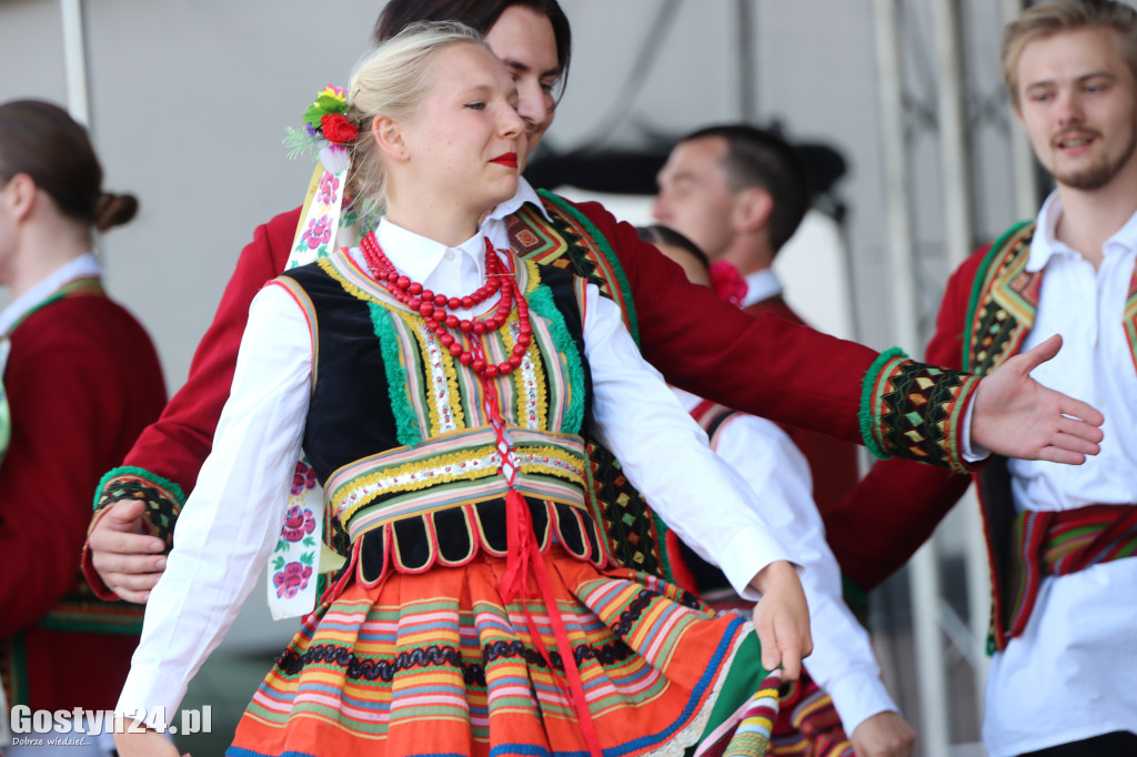 Dożynki Gminne na rynku w Pogorzeli