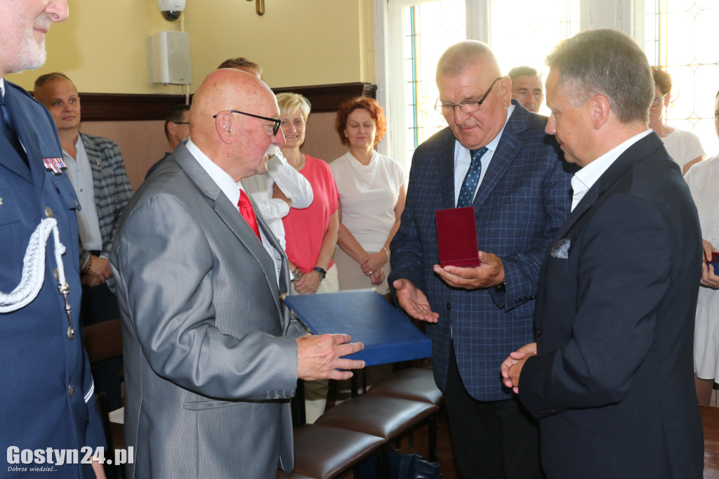 Wręczenie tytułów Zasłużony dla Powiatu Gostyńskiego