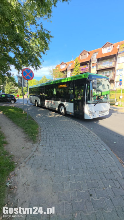 Strażnicy miejscy z patrolem w autobusach