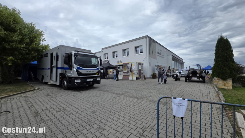 Piknik edukacyjny w ramach Kryminalnego Magla w GOK Hutnik
