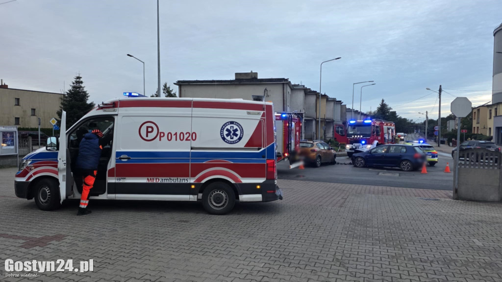Poranny wypadek na gostyńskim skrzyżowaniu
