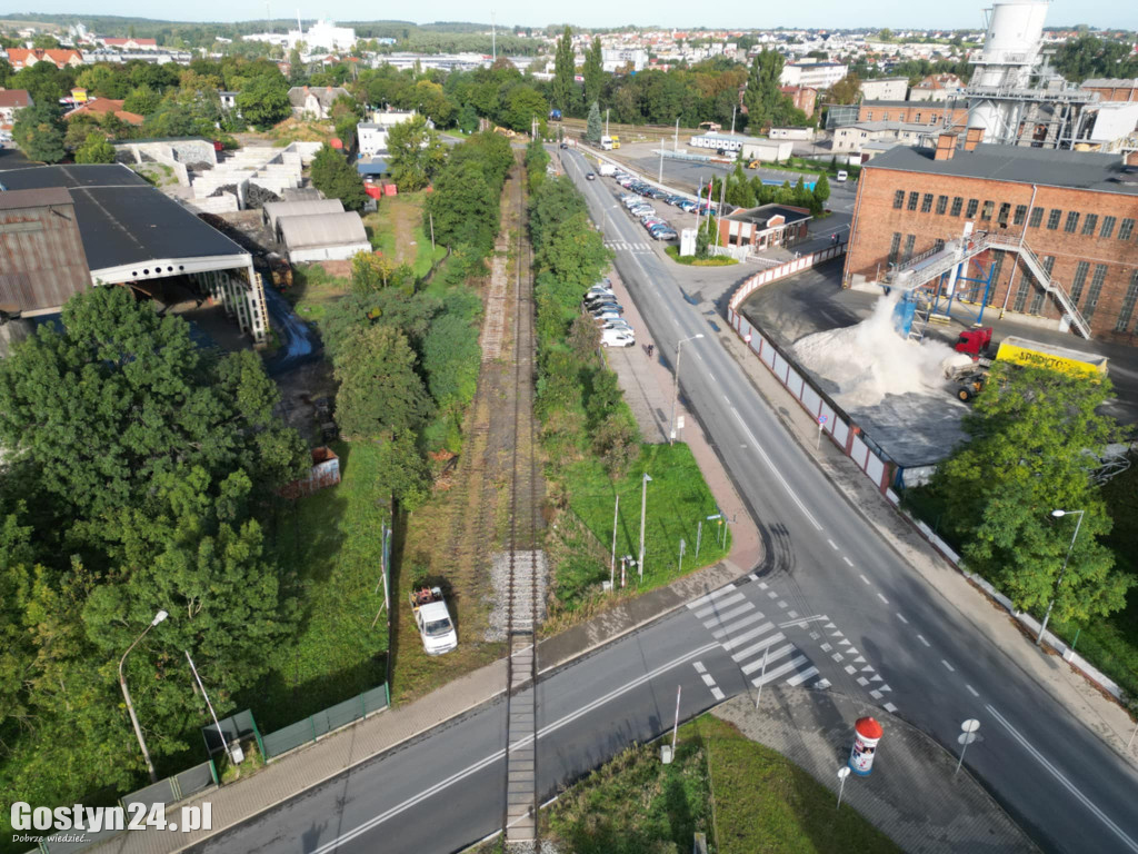 Trwa rozbiórka nieczynnego torowiska i porządki w Gostyniu
