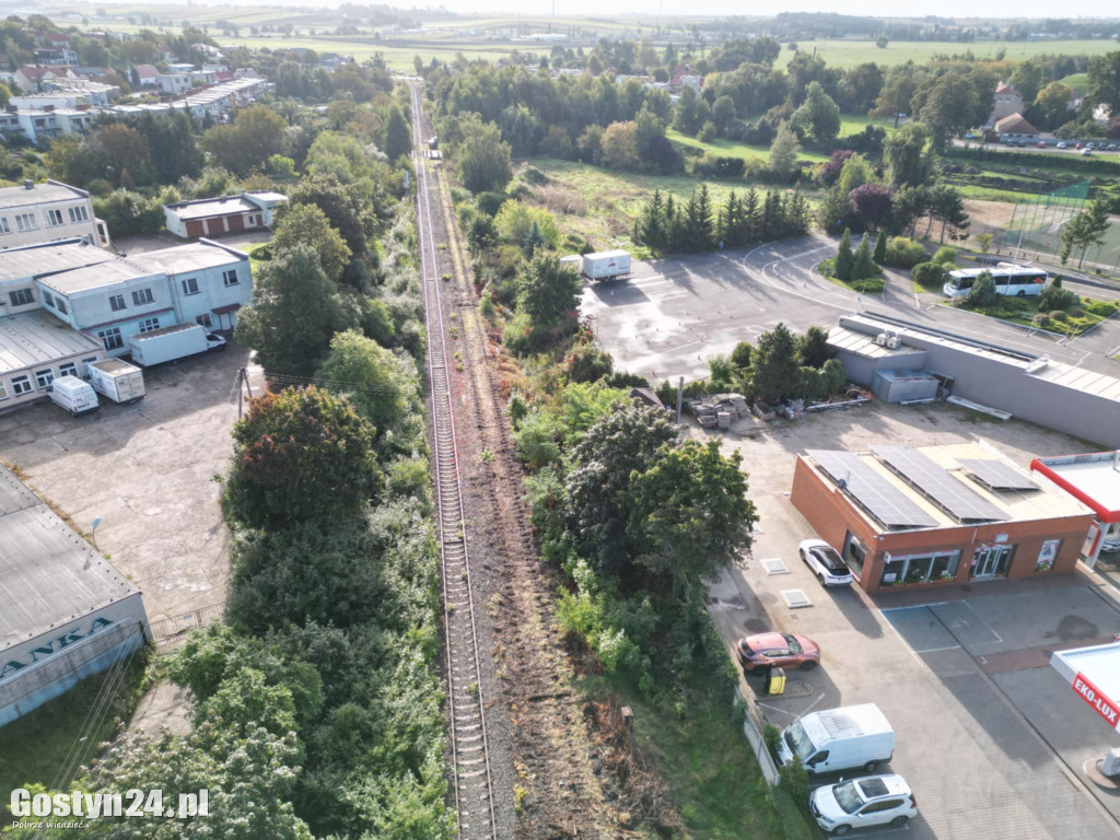 Trwa rozbiórka nieczynnego torowiska i porządki w Gostyniu