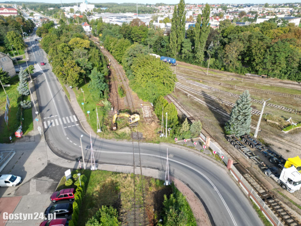 Trwa rozbiórka nieczynnego torowiska i porządki w Gostyniu