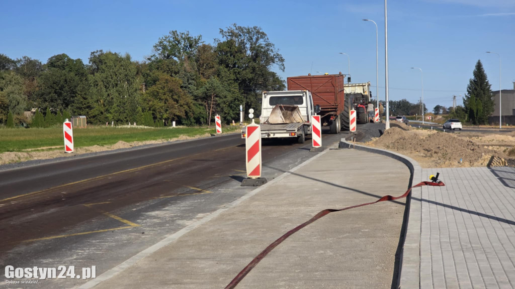 Obornik wylądował na drodze w Dąbrówce