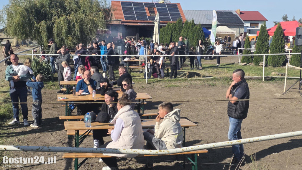 Impreza sąsiedzka w Stajni Dąbrowscy w Smogorzewie