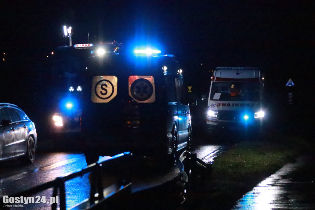 Auto wpadło do rzeczki na trasie Gostyń-Grabonóg