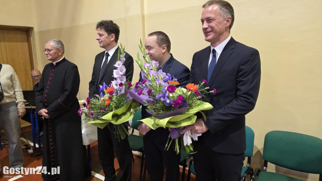 Nadanie sztandaru w SP3 w Gostyniu