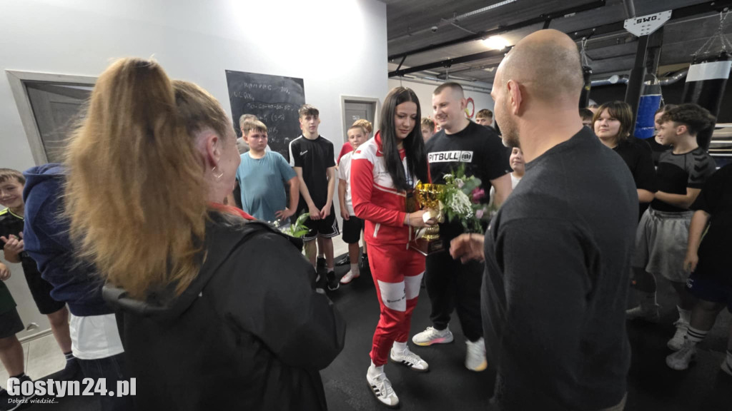 Powitanie Mai Hoffmann i jej trenerki w SWG