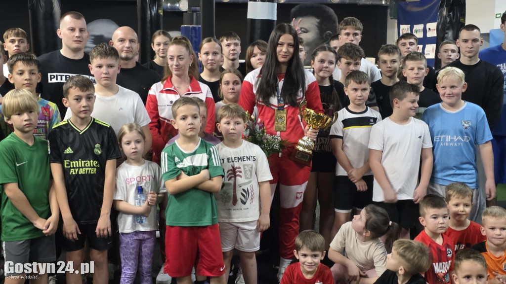 Powitanie Mai Hoffmann i jej trenerki w SWG