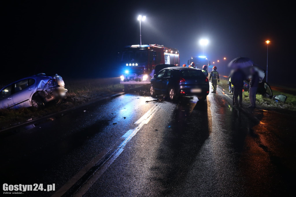 Trzy samochody zderzyły się na DK12 pod Gostyniem