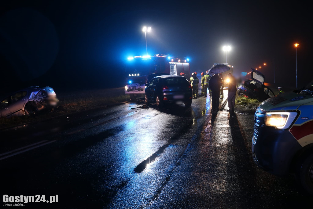 Trzy samochody zderzyły się na DK12 pod Gostyniem