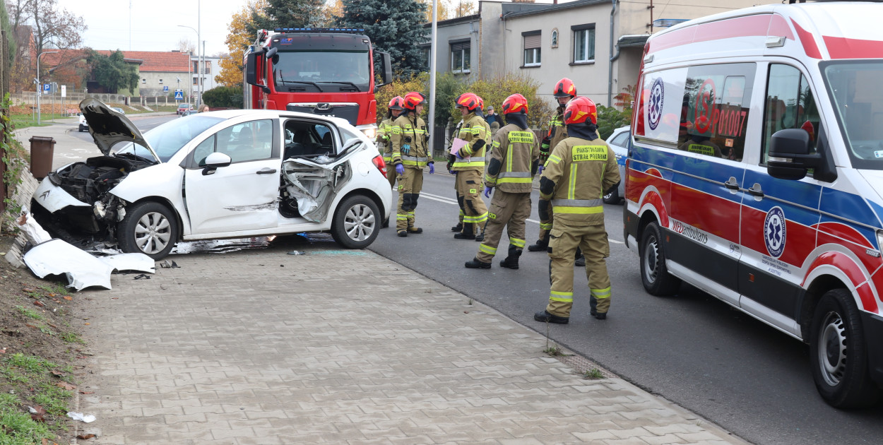 Zderzenie dwóch samochodów w miejscowości Brzezie