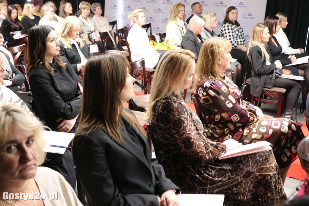 Konferencja o kobietach i dla kobiet w Gostyniu