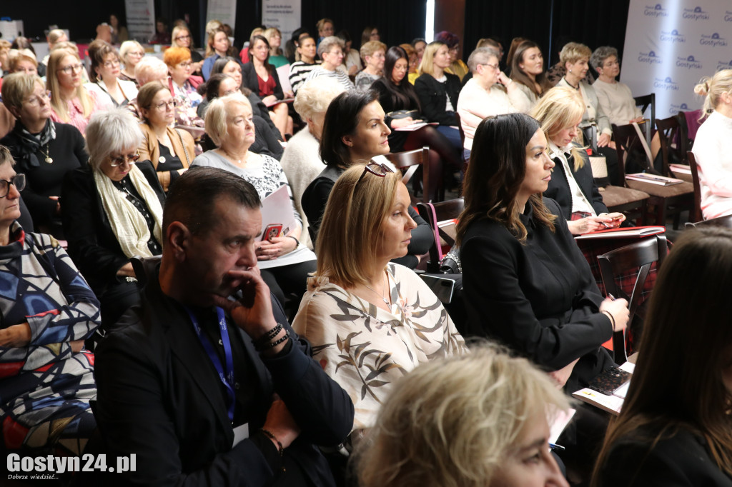 Konferencja o kobietach i dla kobiet w Gostyniu