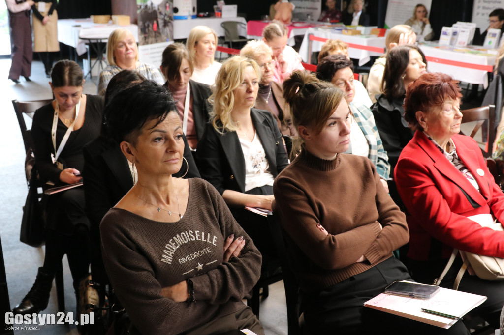 Konferencja o kobietach i dla kobiet w Gostyniu