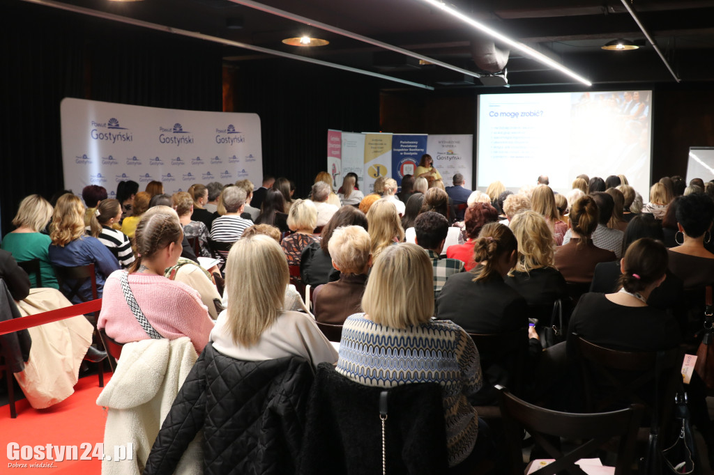 Konferencja o kobietach i dla kobiet w Gostyniu