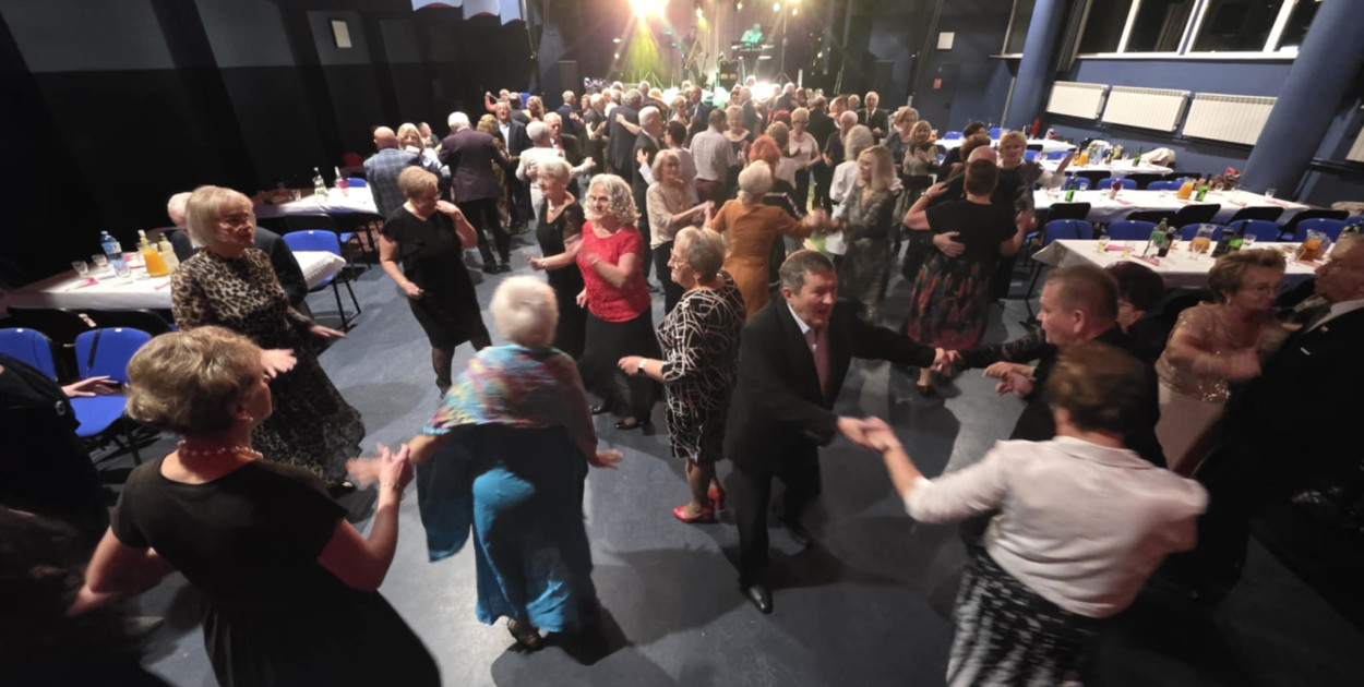 Bal Andrzejkowy seniorów w gostyńskim Hutniku