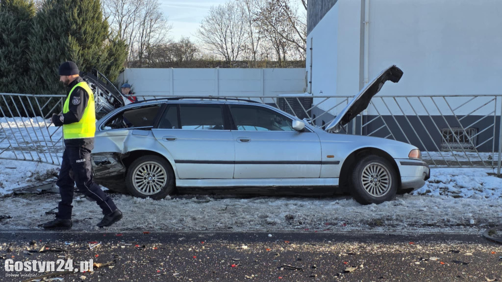 Wypadek na DW434. Zderzyły się dwa auta