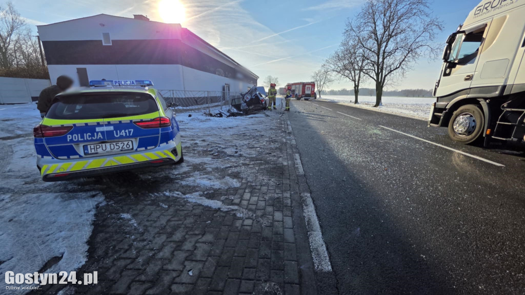 Wypadek na DW434. Zderzyły się dwa auta