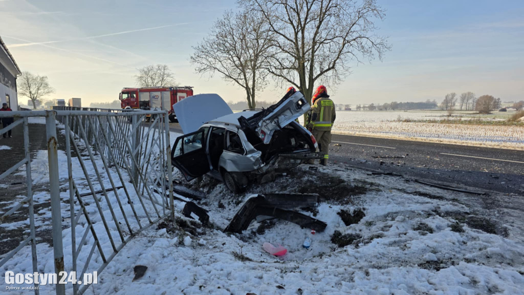 Wypadek na DW434. Zderzyły się dwa auta
