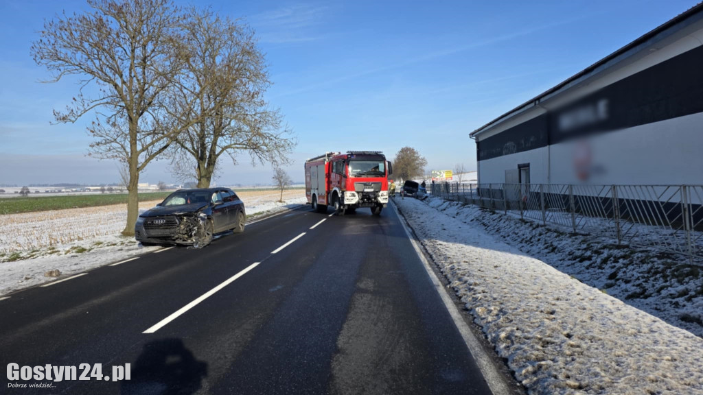 Wypadek na DW434. Zderzyły się dwa auta