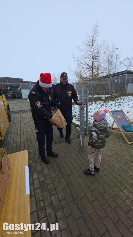 Mikołajkowy Dzień otwarty w schronisku w Dalabuszkach